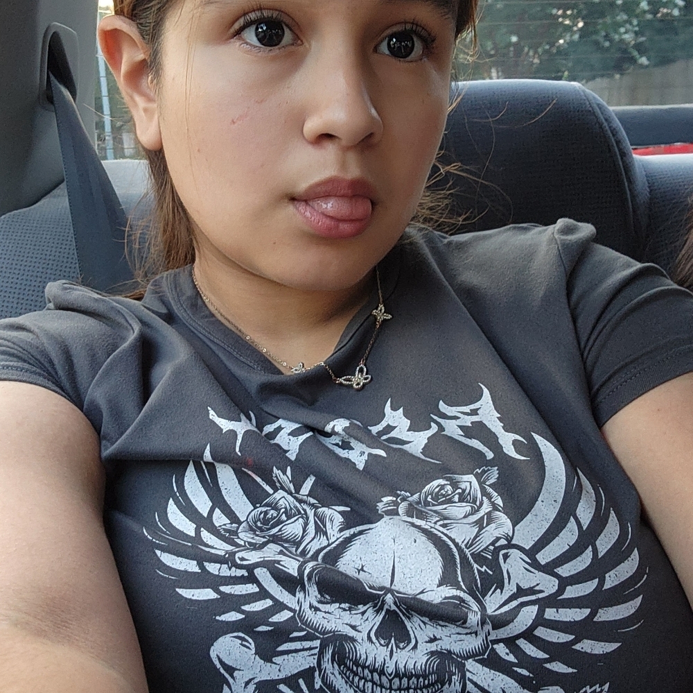 Meet your Posher, Valeria